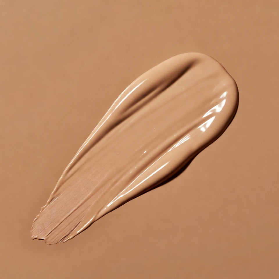 ENLUSY C‑201 Soft Ivory Glow foundation swatch — light neutral ivory beige shade, designed for South Asian skin tones with a soft luminous finish.
